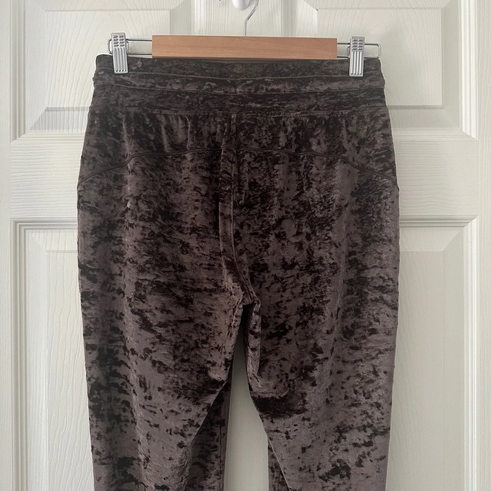 Lululemon Ready To Crush Velvet Jogger French Press Brown Size 6 *Flaw* - Picture 8 of 14